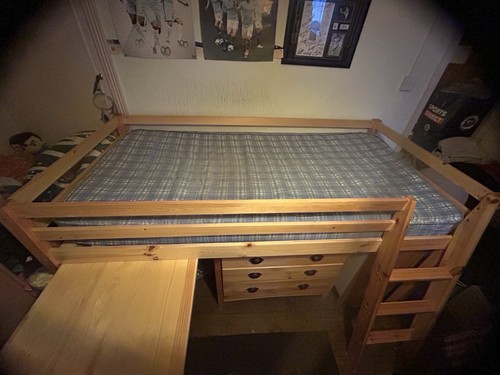 Cabin bed with pull out - bed,